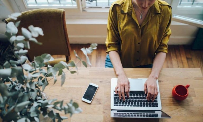 How to Succeed as a Freelancer in 2025