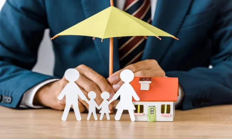 How to Become an Insurance Agent: A Simple Roadmap to Starting Your Career